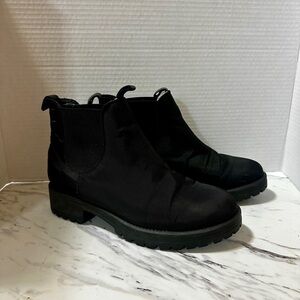 Matt Bernson Black “Perth” Chelsea Boots